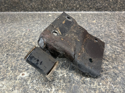 1996-1998 42RE Mount Bracket